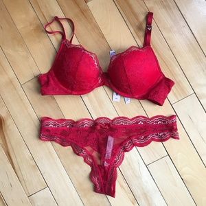 NWT Victoria's Secret Dream Angels Bra/Panty Set